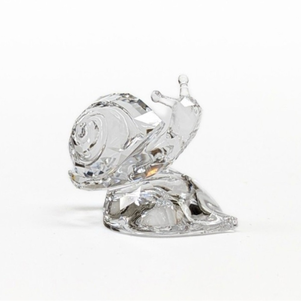 Swarovski Snail on leaf